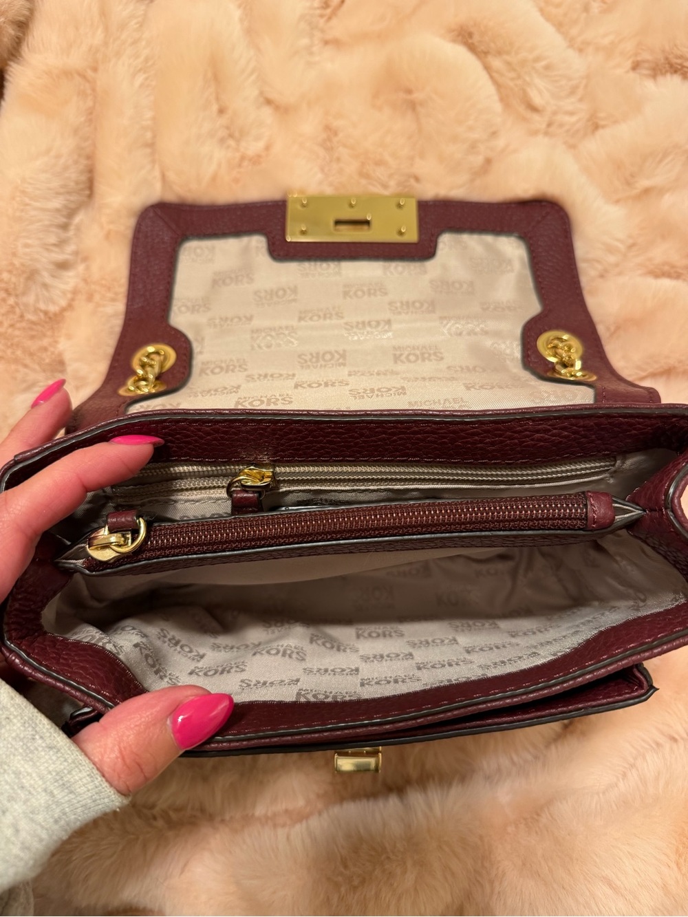 Michael Kors Women's Burgundy Leather Chain-Handle Shoulder Bag - Picture 7 of 9